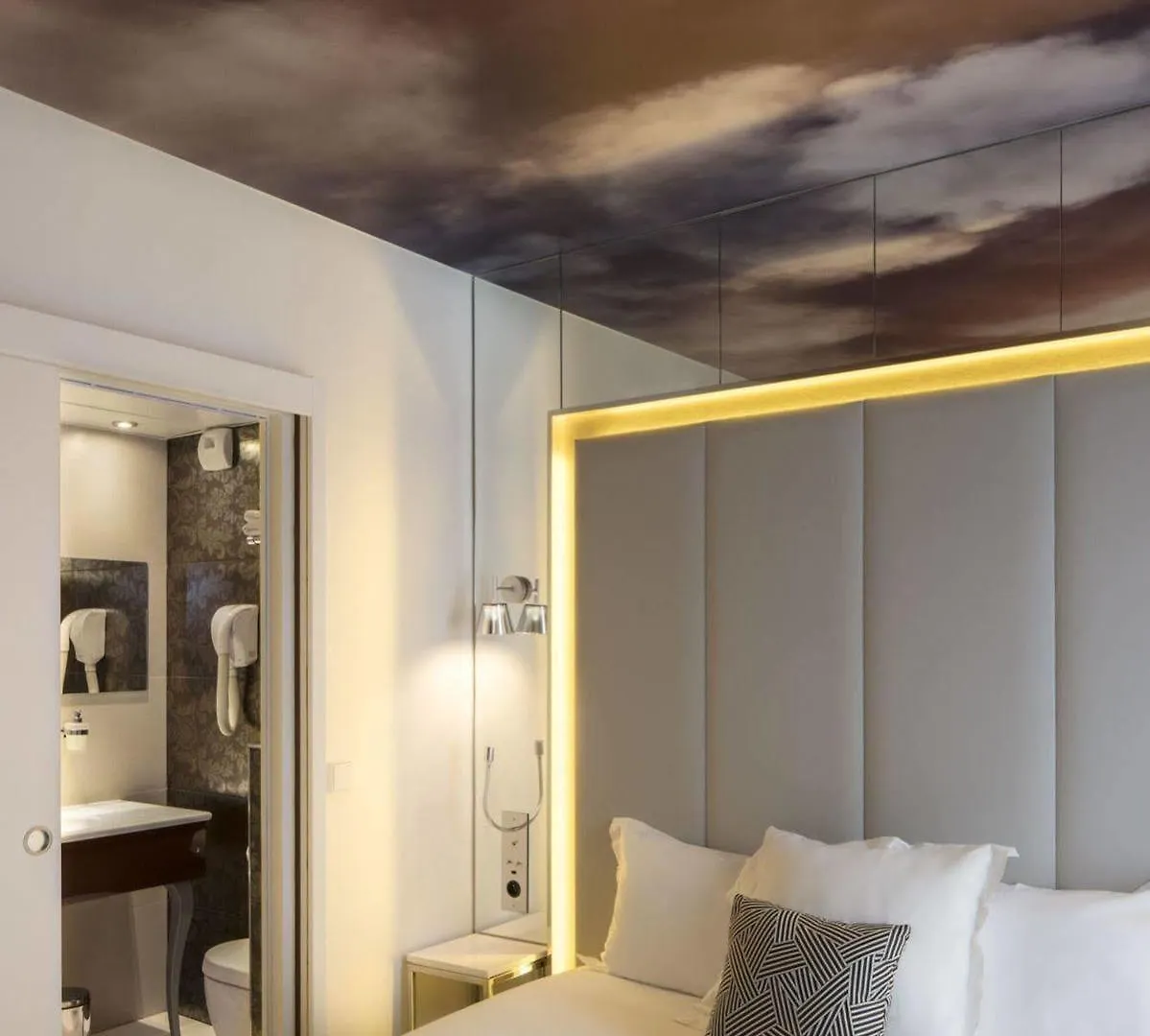 Hotel Nouvel Eiffel 3*